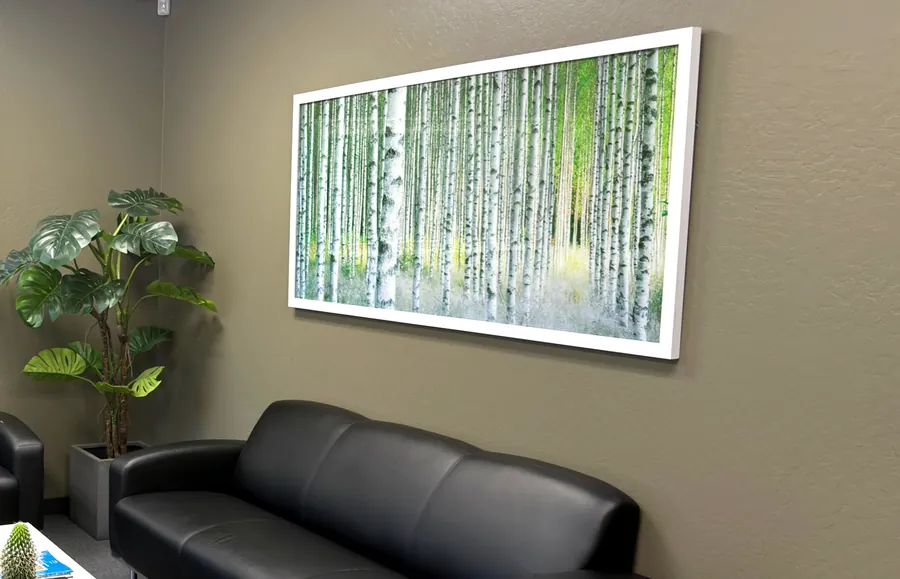Customer lounge with leather sofas at the Union City office